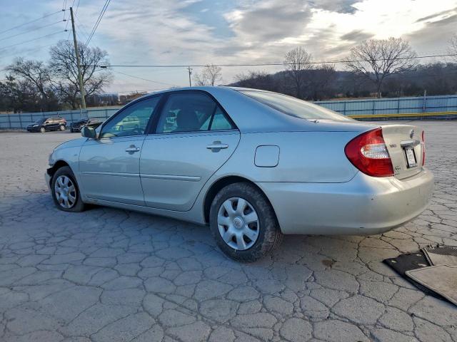Toyota Camry Le Image 5
