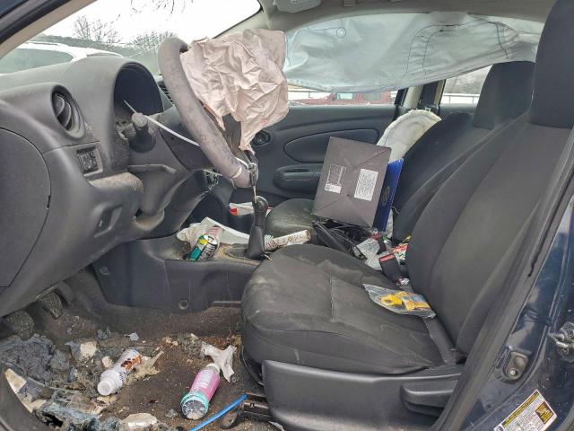 Nissan Versa S Image 8