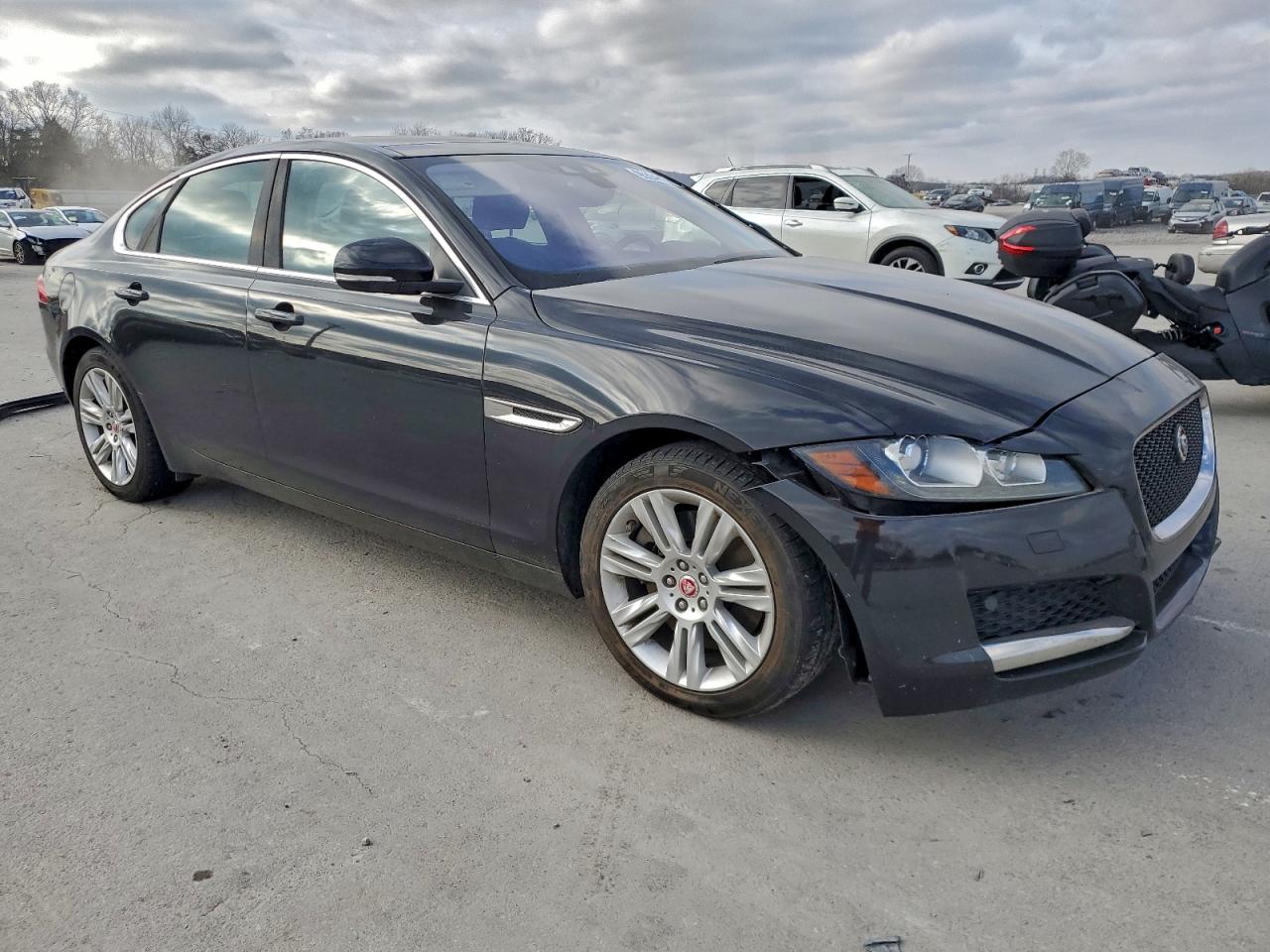 Jaguar XF Premium Image 6