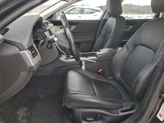 Jaguar XF Premium Image 11