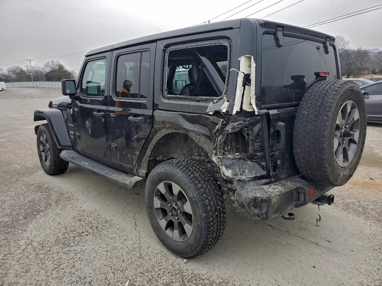 Jeep Wrangler Sahara Image 3