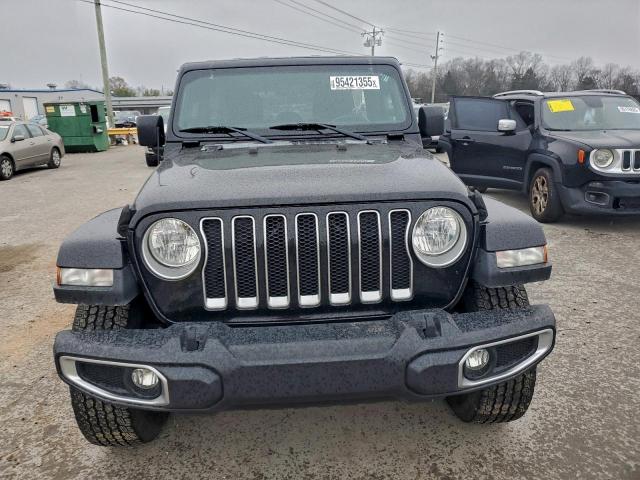 Jeep Wrangler Sahara Image 11