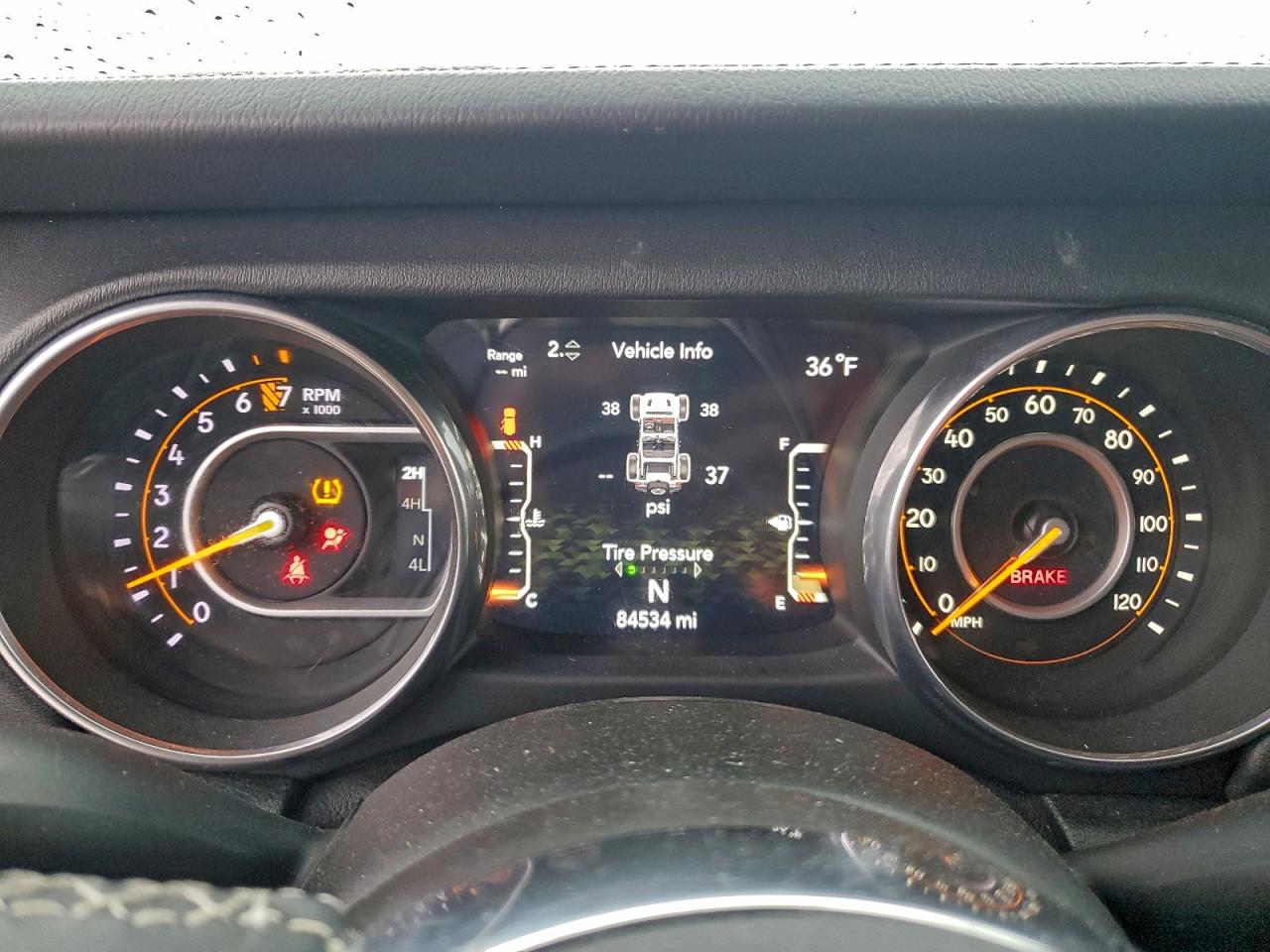 Jeep Wrangler Sahara Image 2