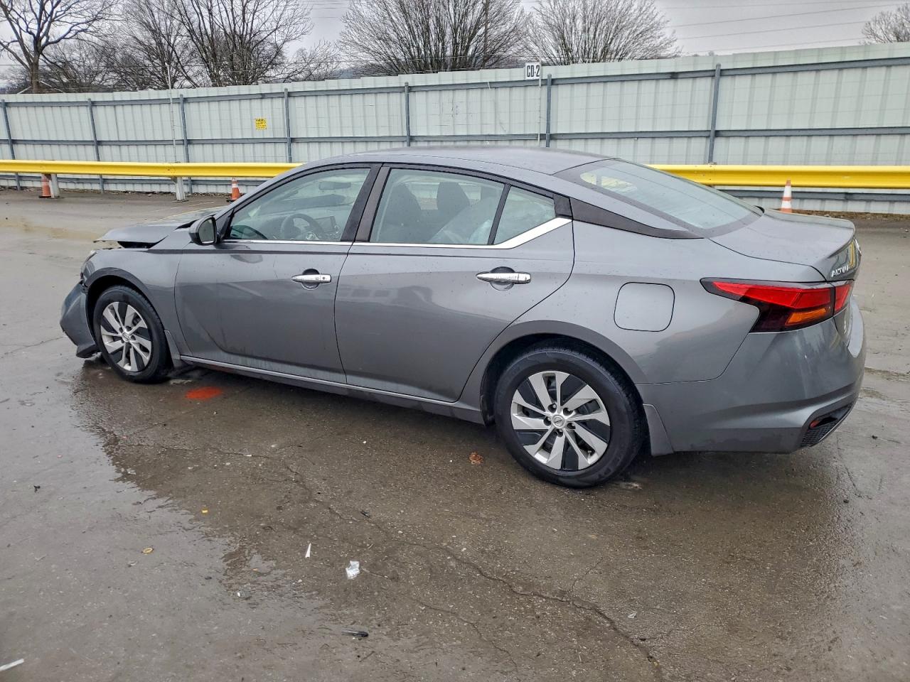 Nissan Altima S Image 12