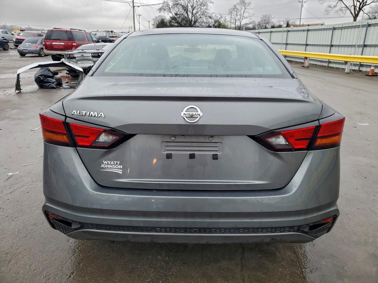 Nissan Altima S Image 4