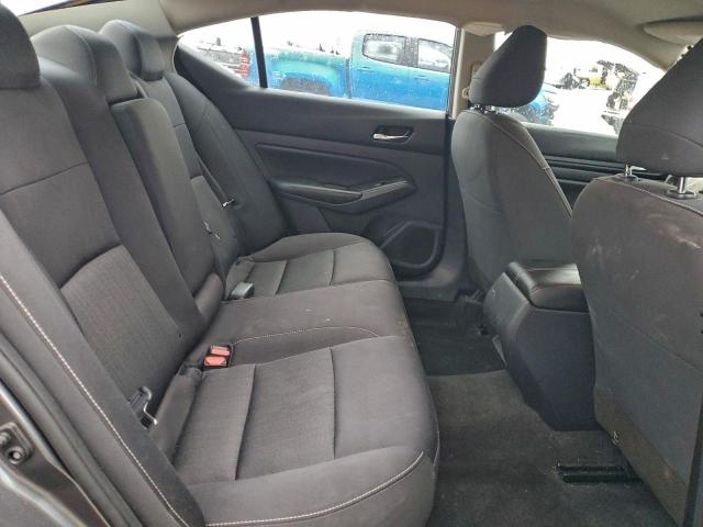 Nissan Altima S Image 10