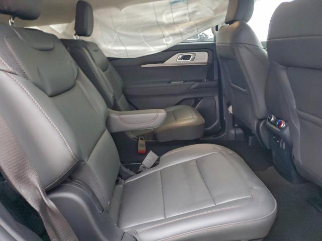 Ford Explorer Active Image 12