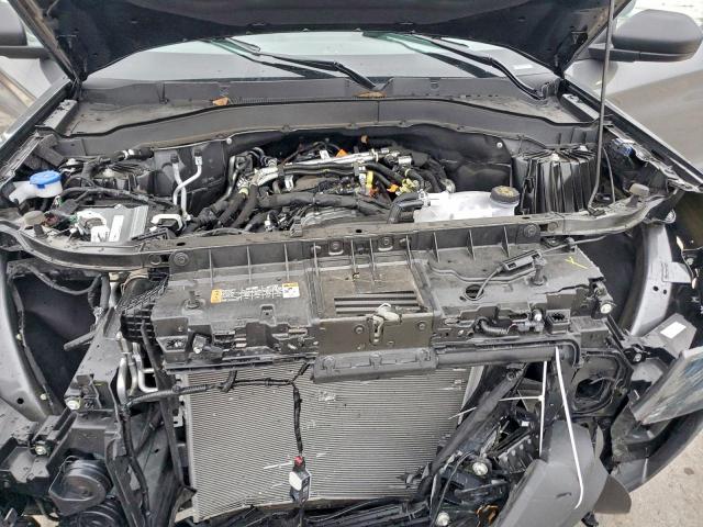 Ford Explorer Active Image 3