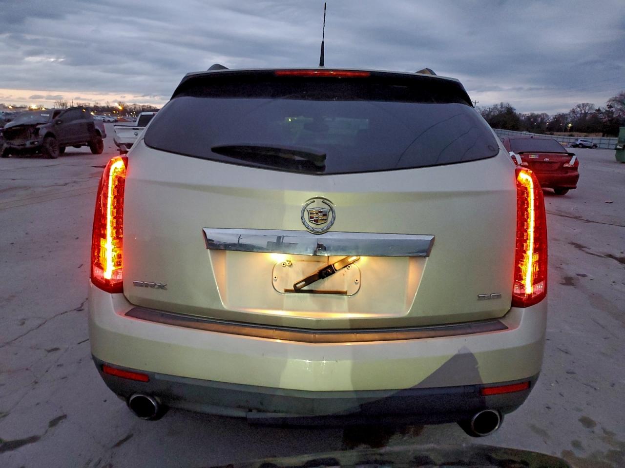 Cadillac SRX Image 12