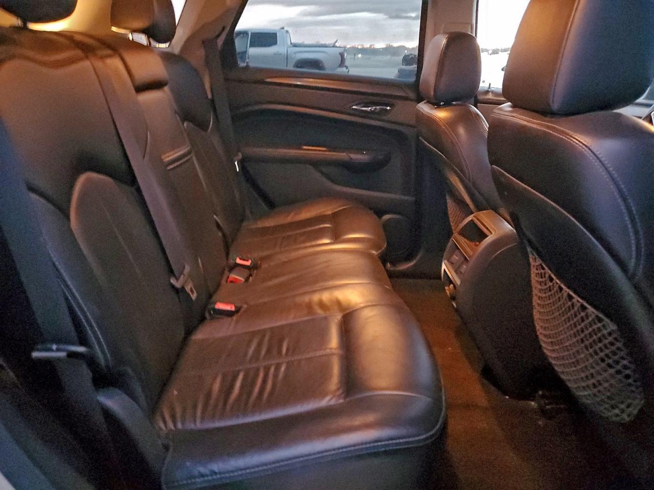 Cadillac SRX Image 8