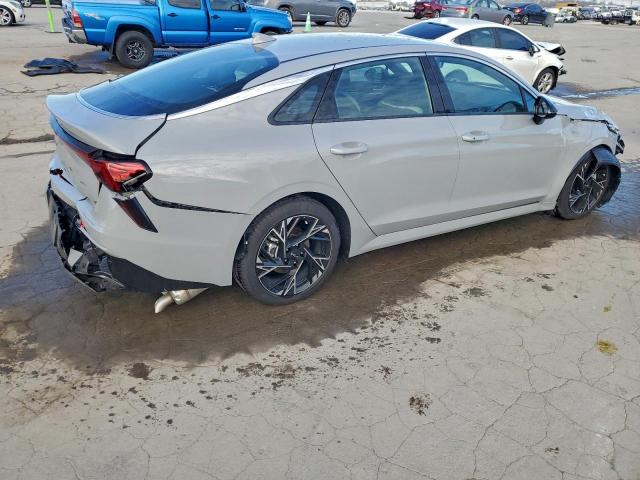 Kia K5 Gt Line Image 2