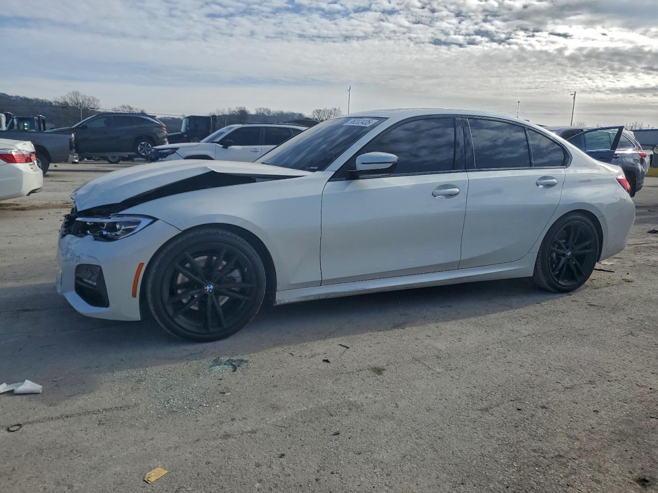 BMW 3 Series Image 1