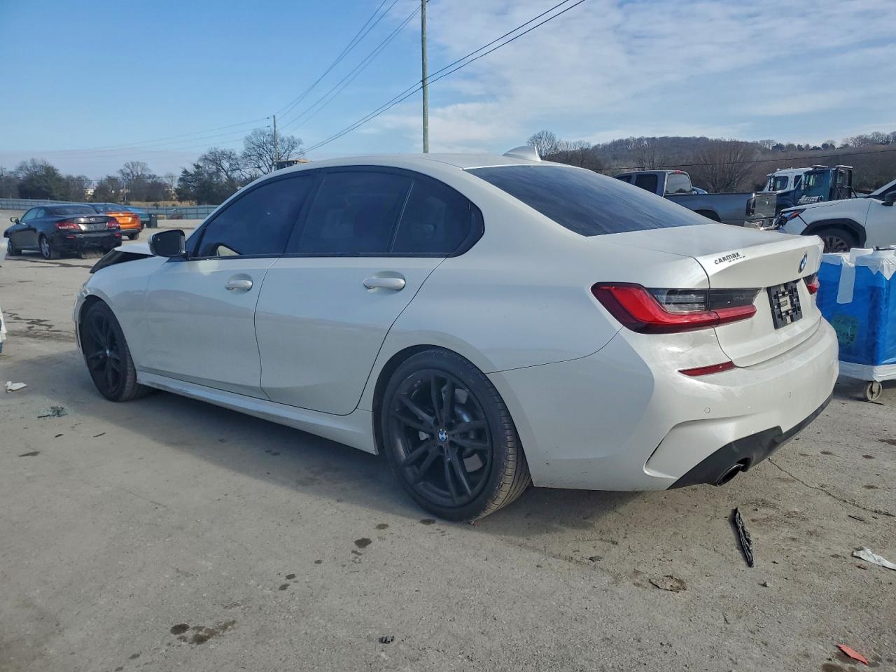 BMW 3 Series Image 12