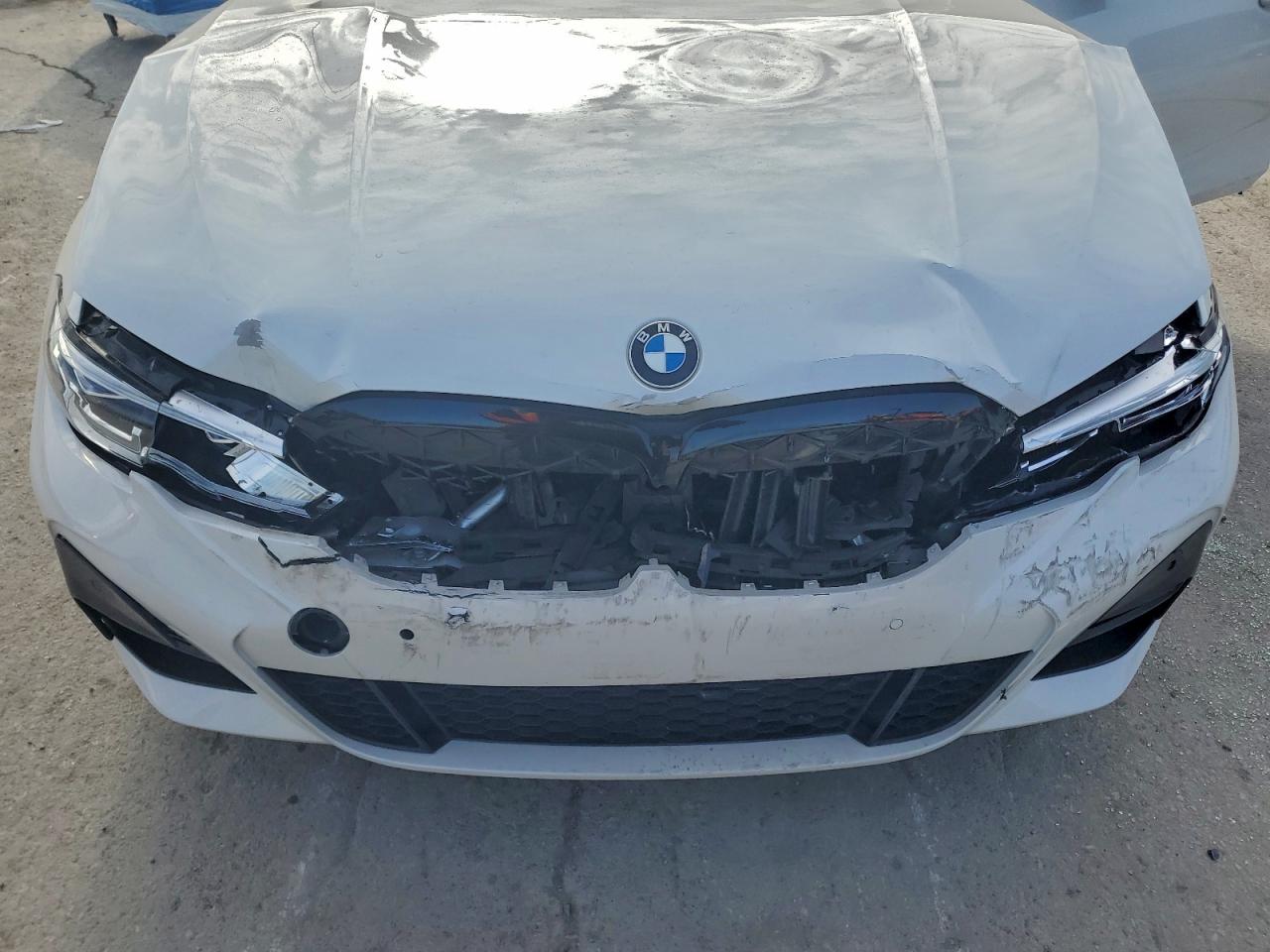 BMW 3 Series Image 11