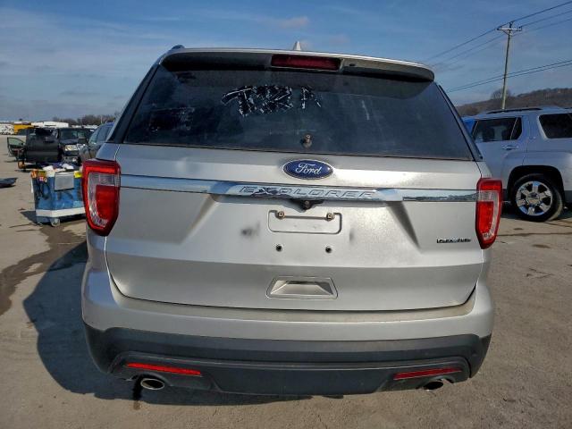 Ford Explorer Image 4