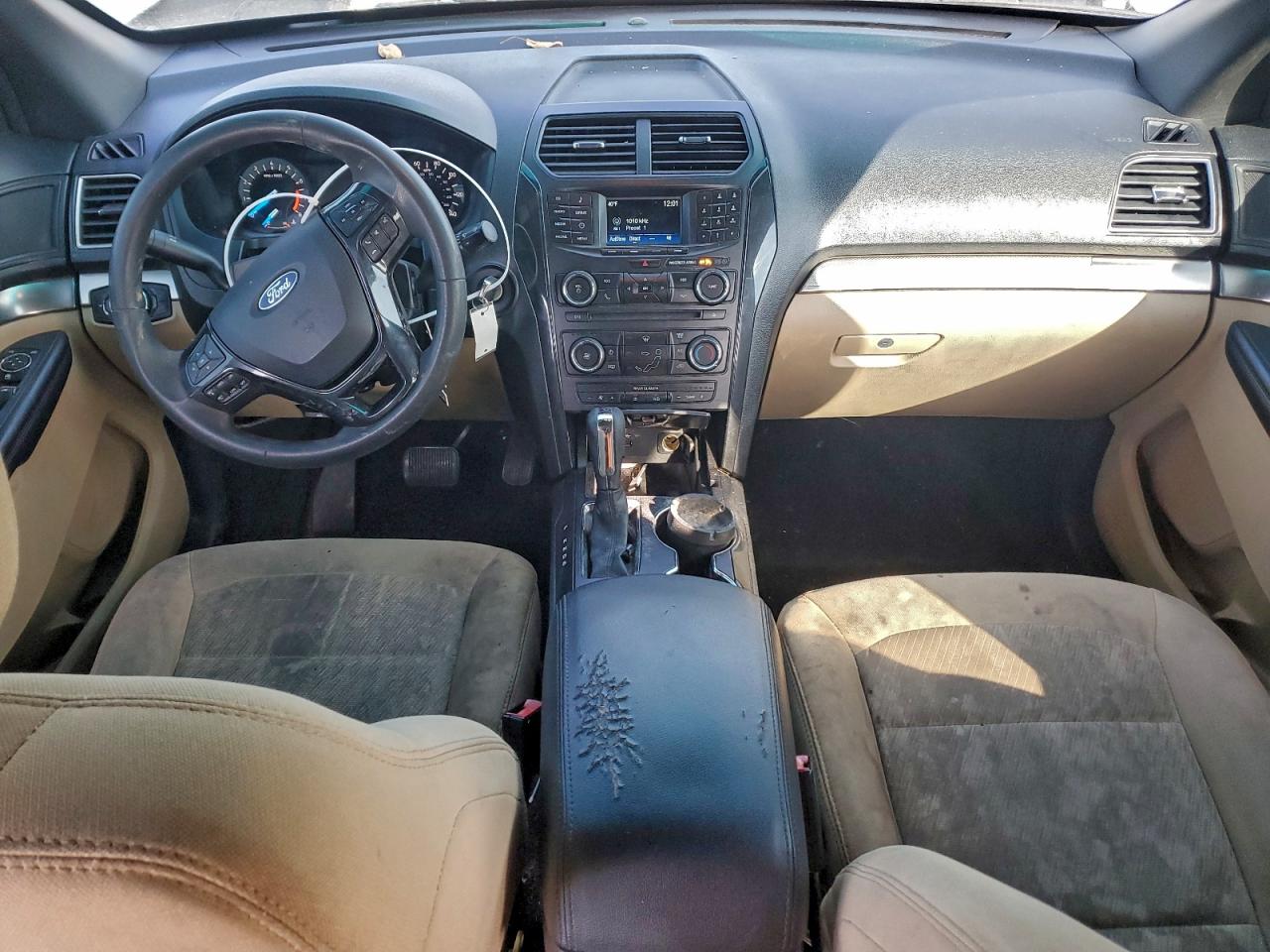 Ford Explorer Image 3