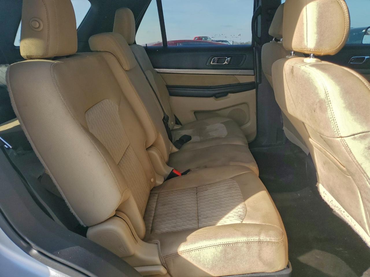 Ford Explorer Image 10