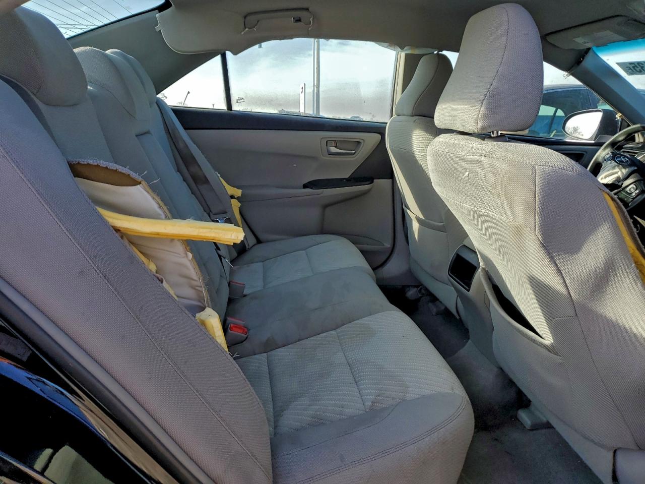 Toyota Camry Le Image 12