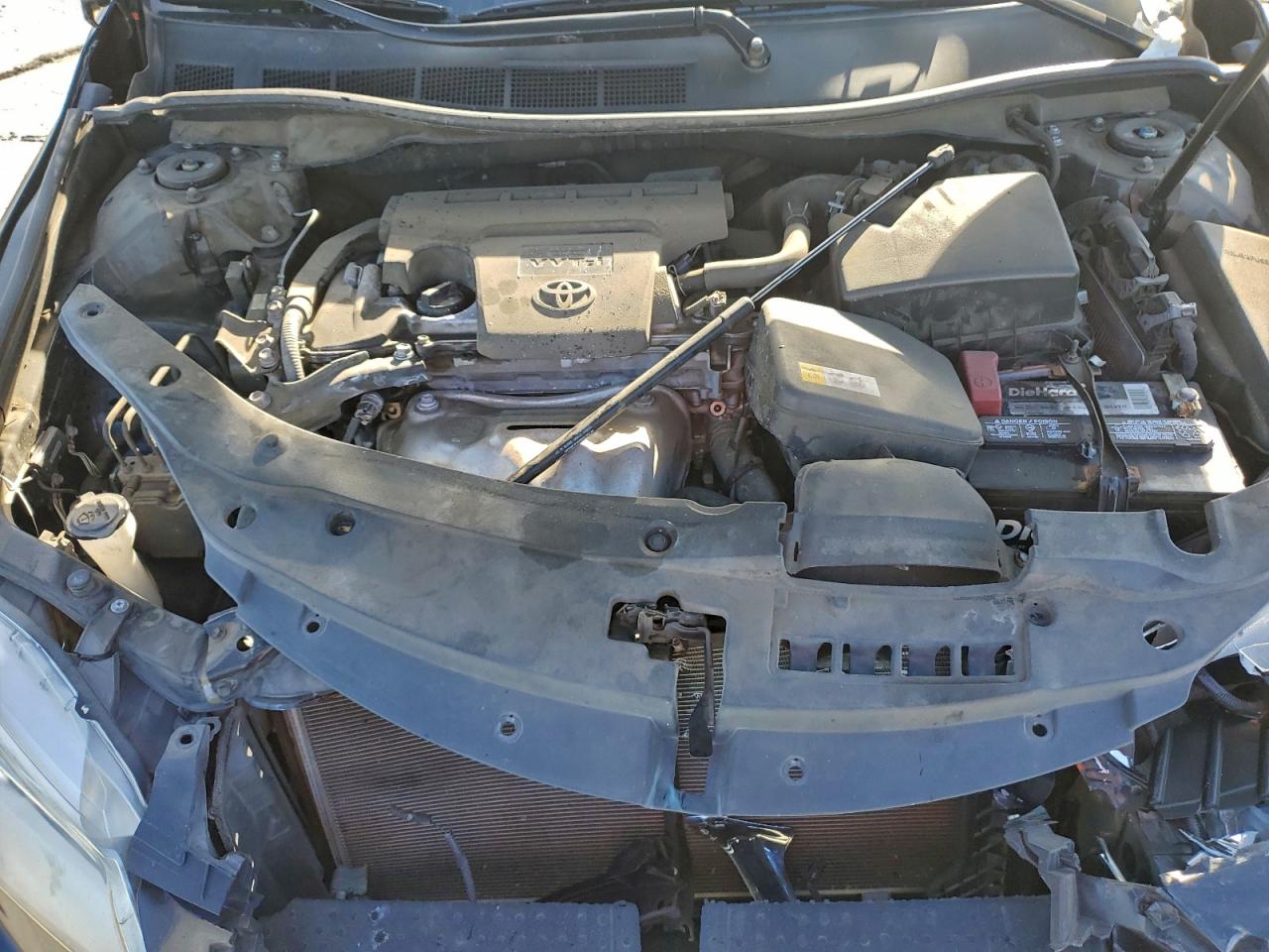 Toyota Camry Le Image 6