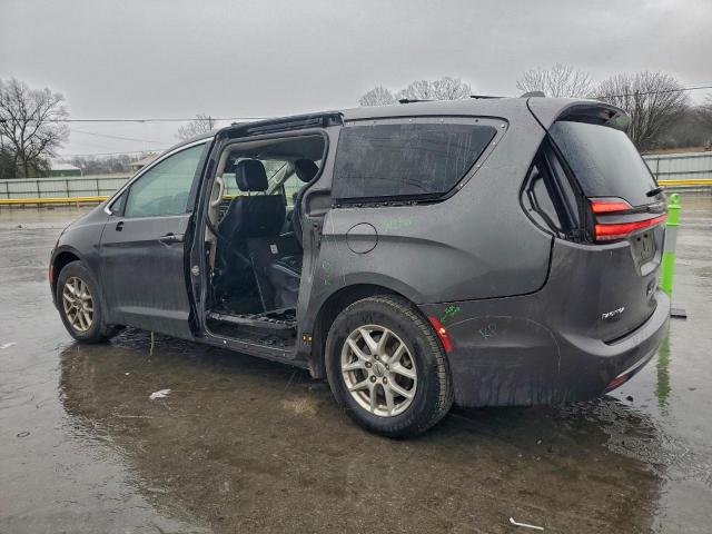 Chrysler Pacifica Touring L Image 12