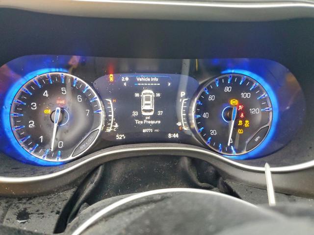 Chrysler Pacifica Touring L Image 3