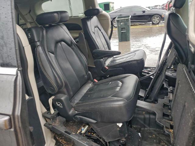 Chrysler Pacifica Touring L Image 8