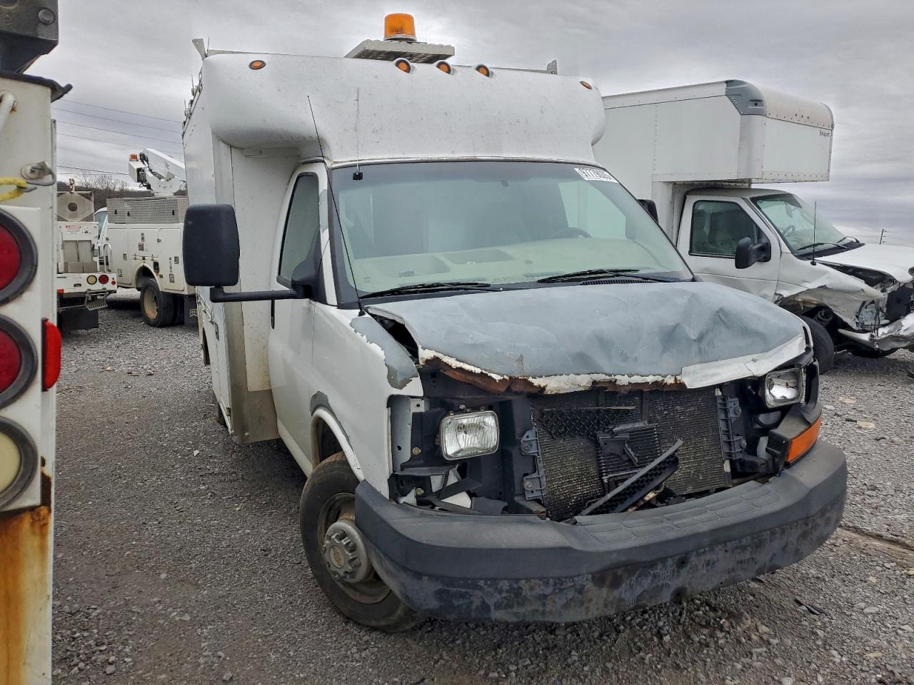 Chevrolet Express Image 1