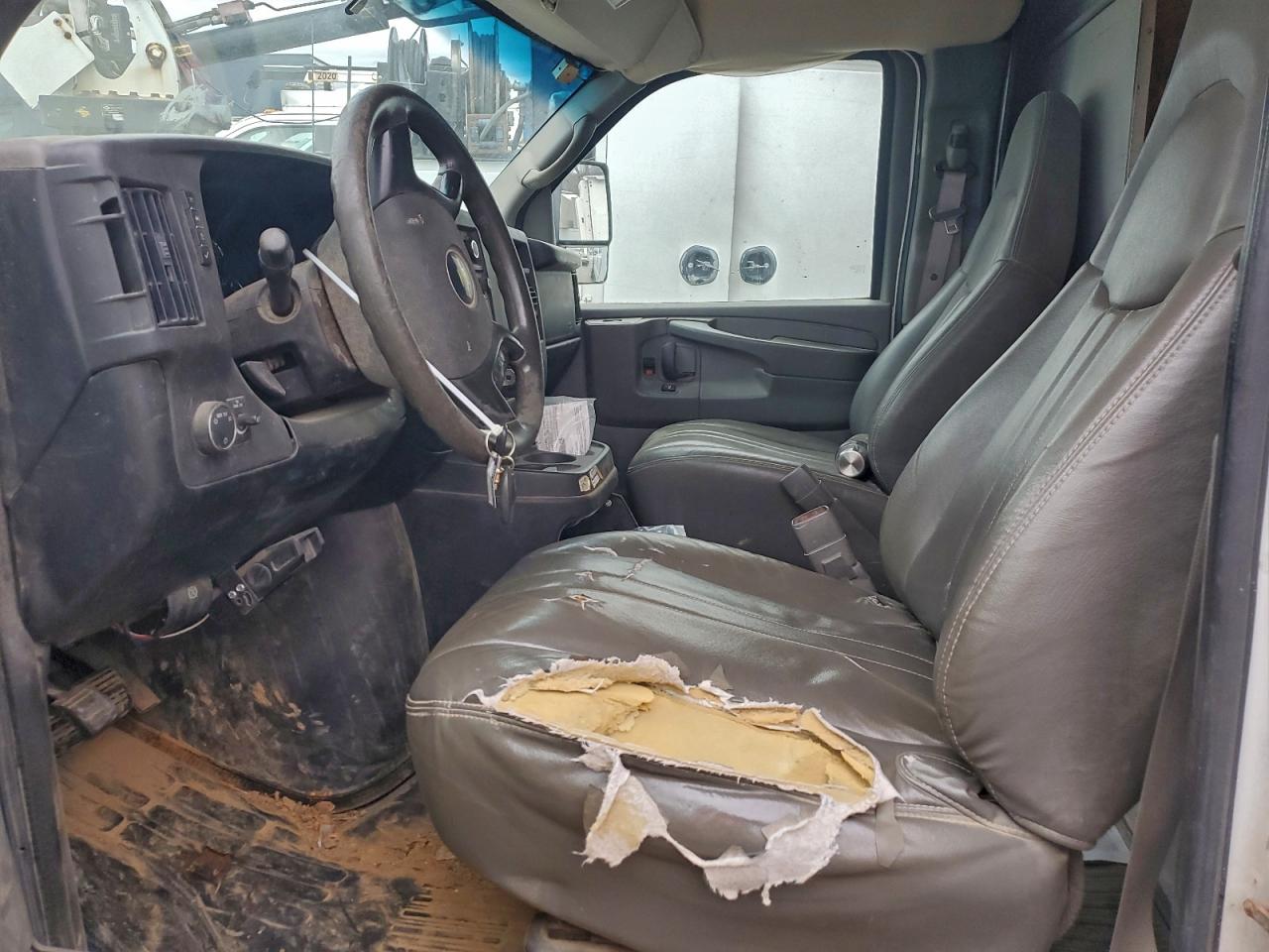 Chevrolet Express Image 7