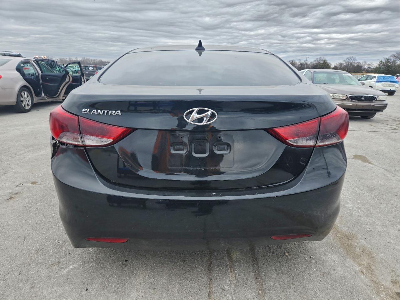 Hyundai ELANTRA Gls Image 4