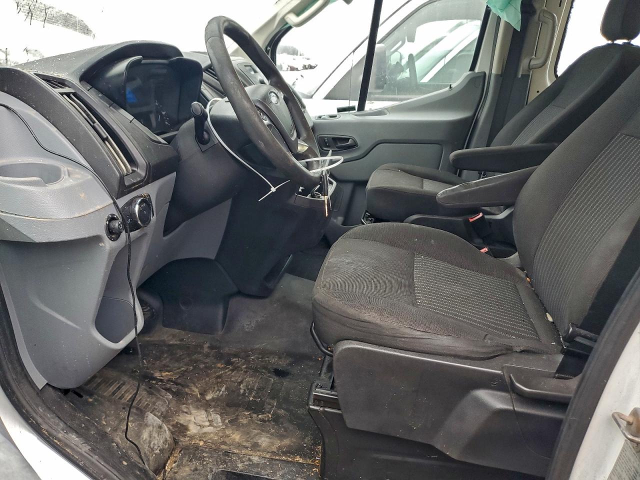 Ford Transit T-250 Image 13