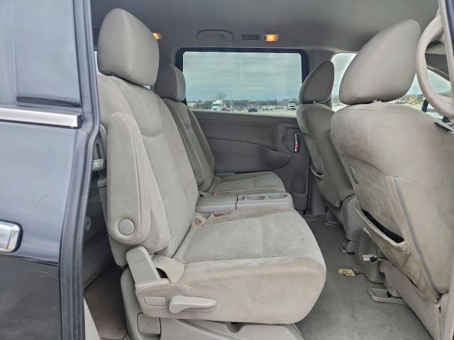 Nissan Quest S Image 7