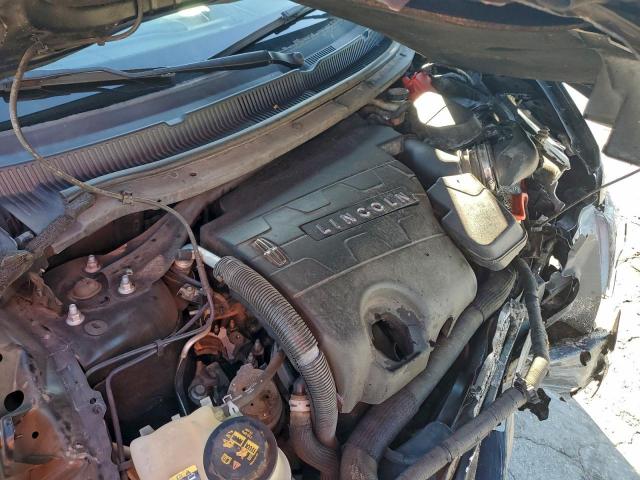 Lincoln MKT Image 11