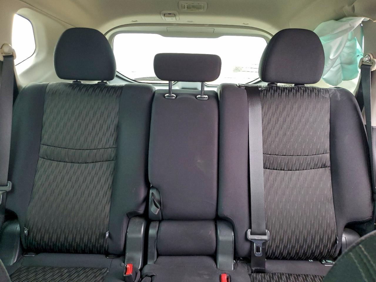 Nissan Rogue S Image 7