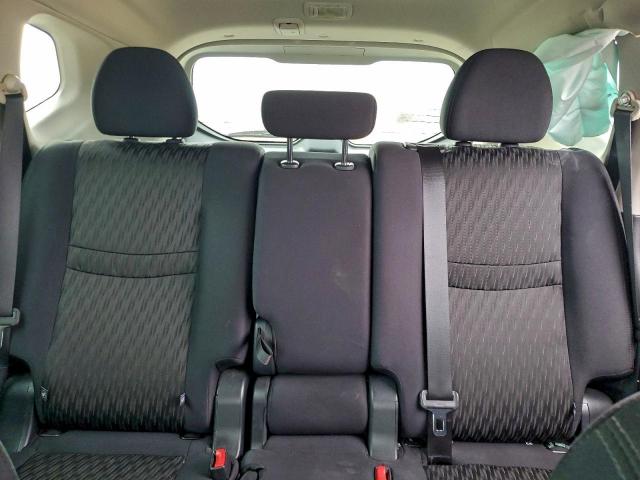 Nissan Rogue S Image 7