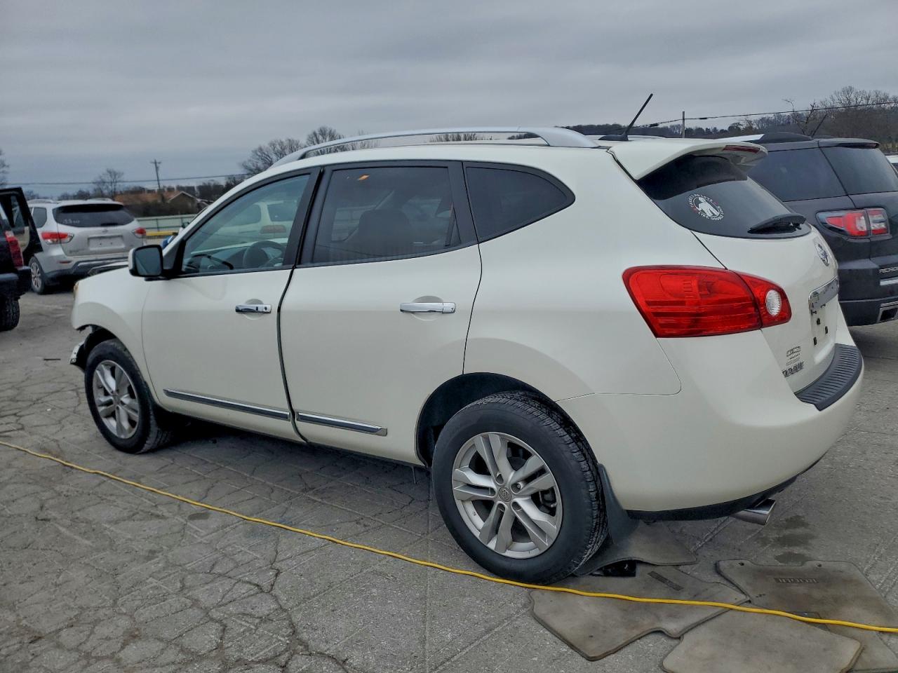 Nissan Rogue S Image 8