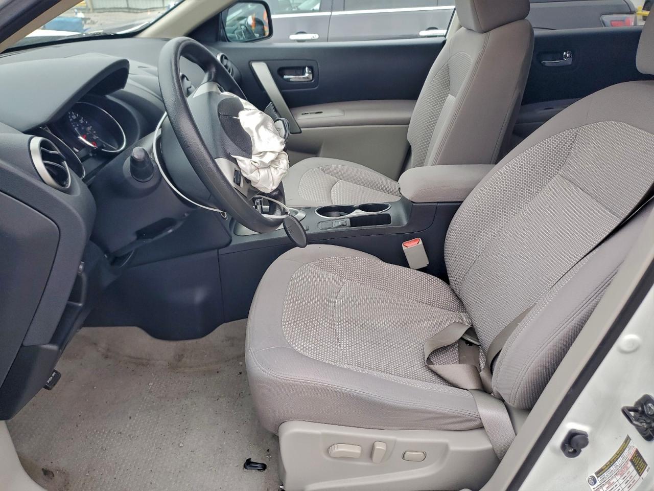 Nissan Rogue S Image 4