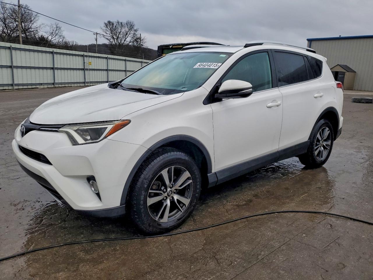 Toyota RAV4 Xle Image 1