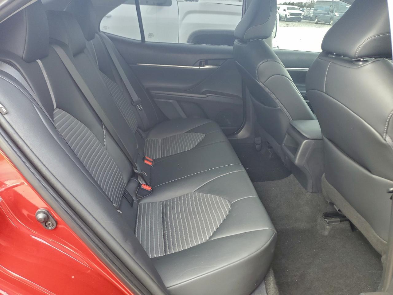 Toyota Camry Se Night Shade Image 10