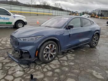  Salvage Ford Mustang