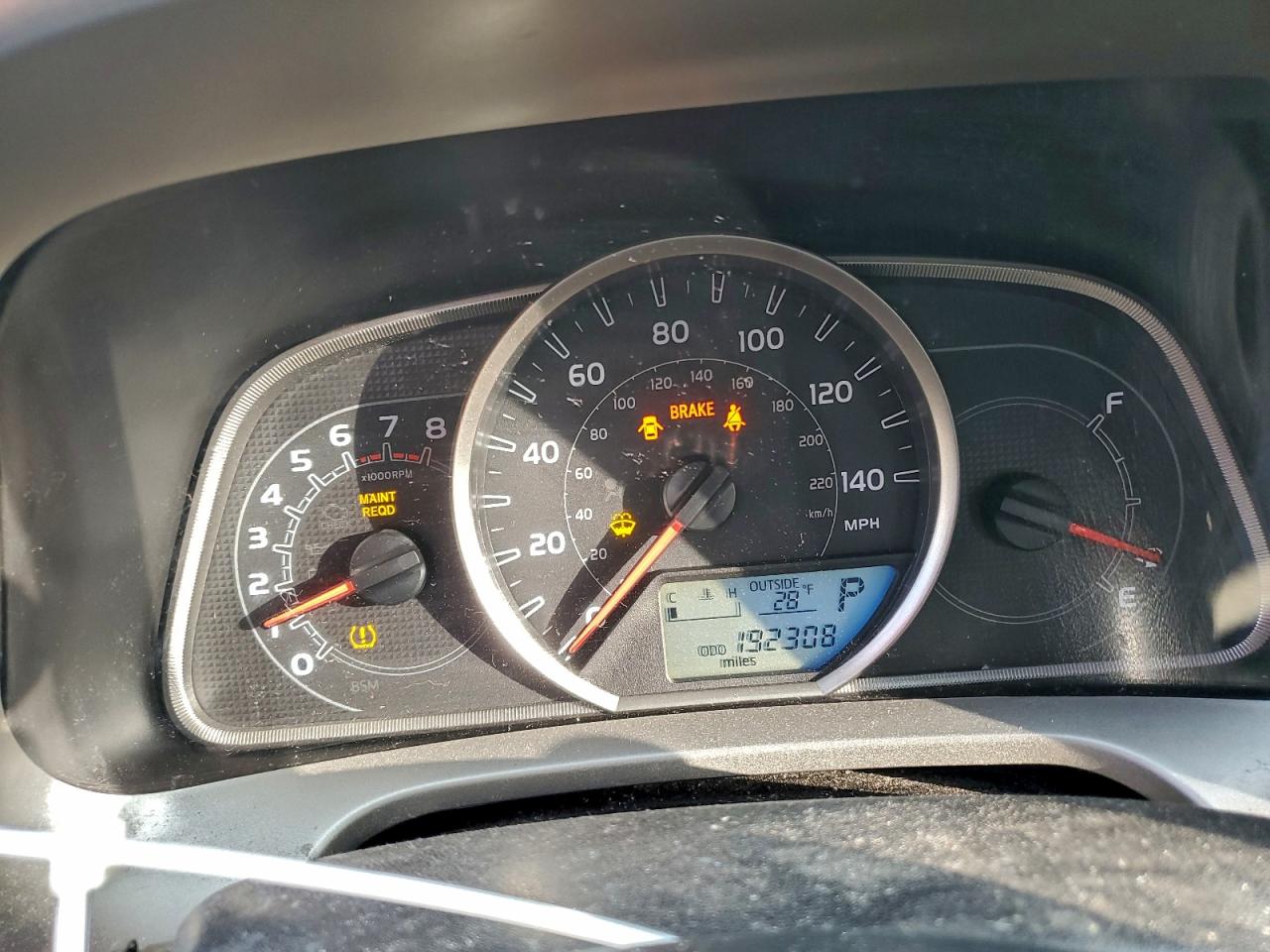 Toyota RAV4 Le Image 4