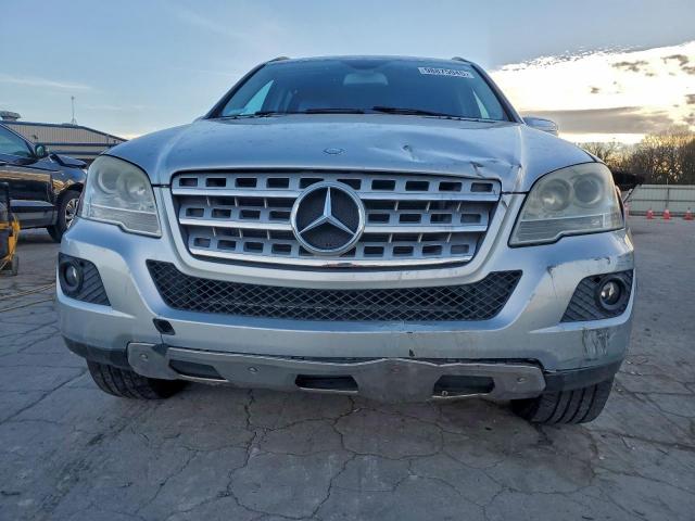 Mercedes-Benz M-Class 350 Image 12