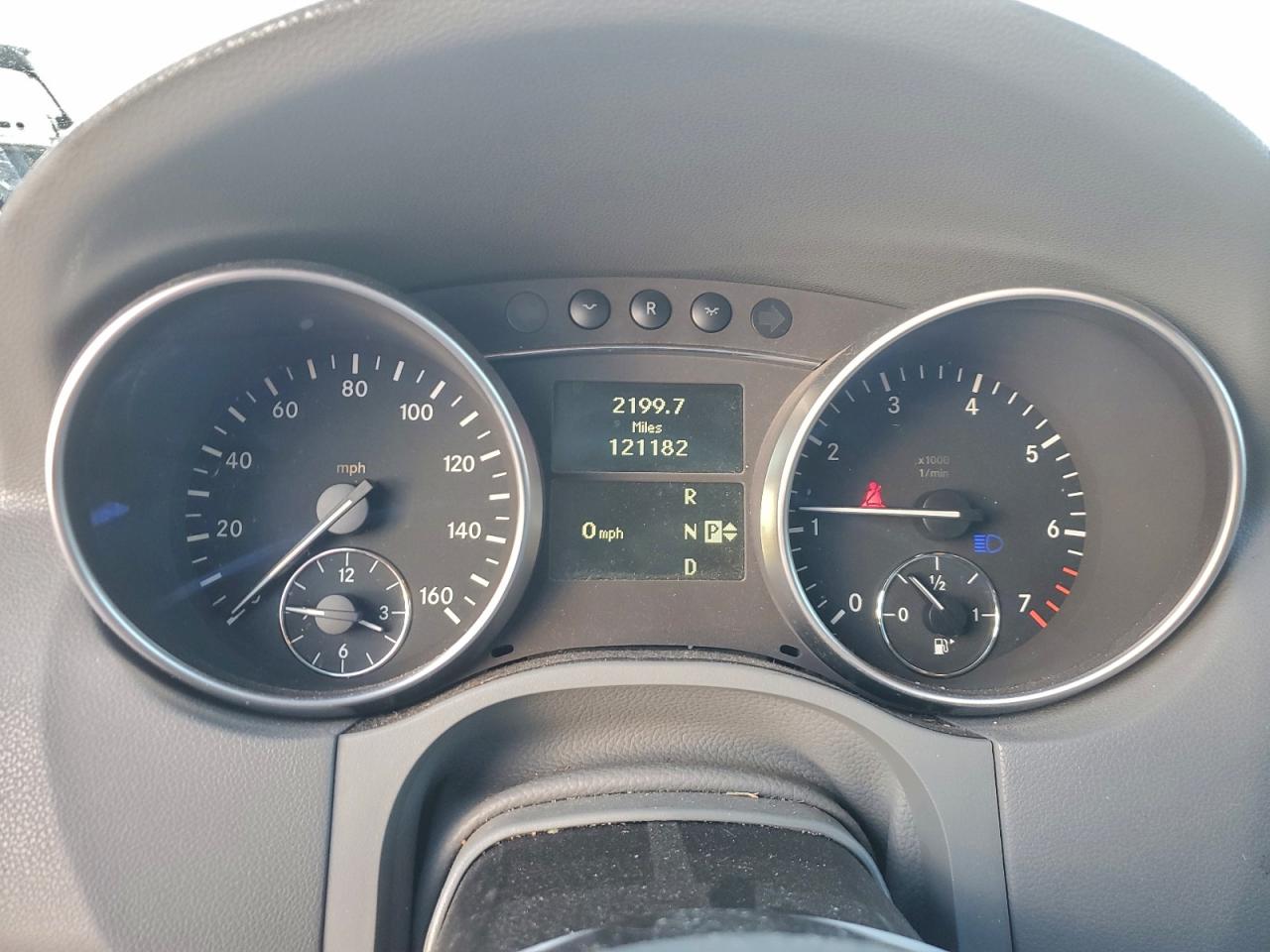 Mercedes-Benz M-Class 350 Image 9