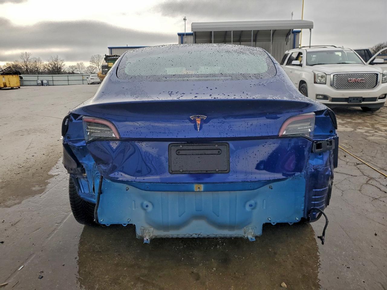 Tesla Model 3 Image 8