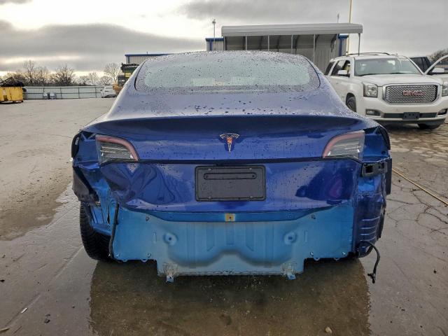 Tesla Model 3 Image 8