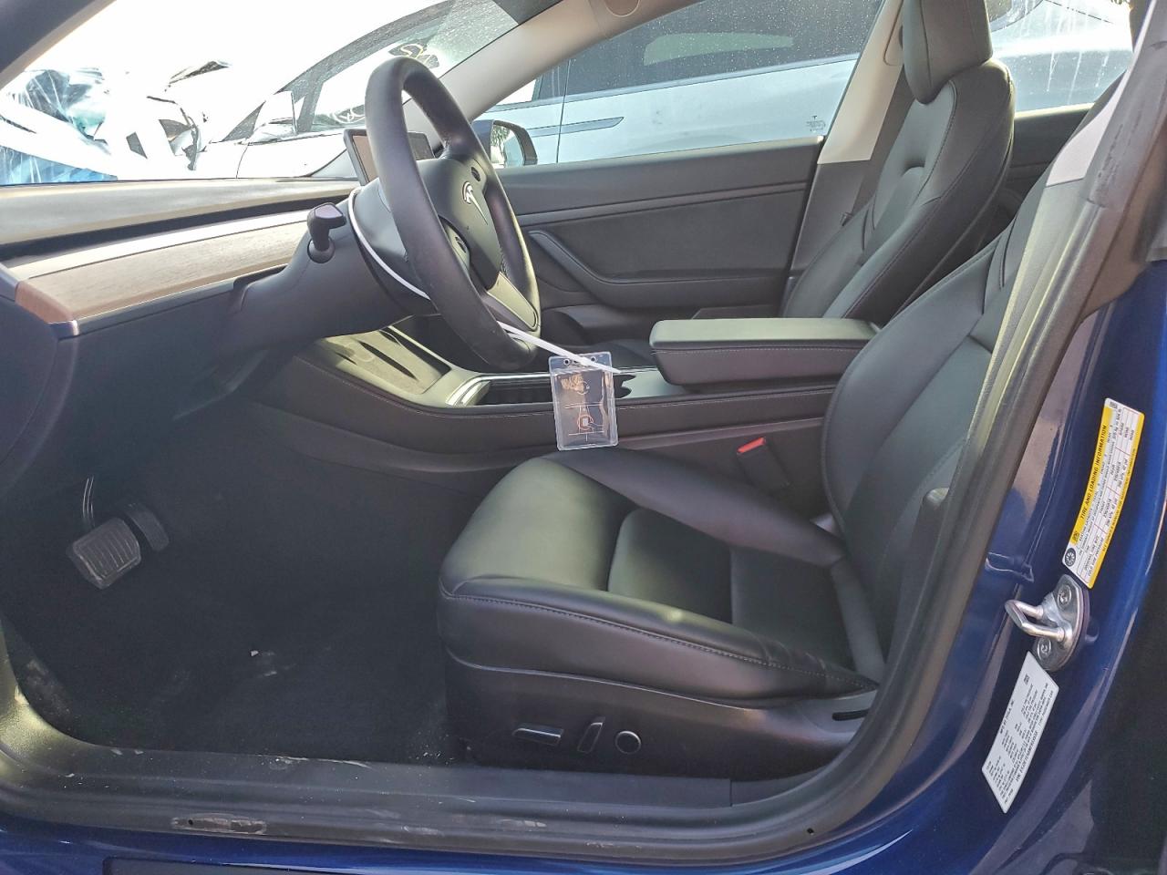 Tesla Model 3 Image 12