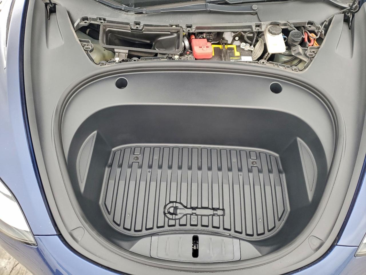 Tesla Model 3 Image 6