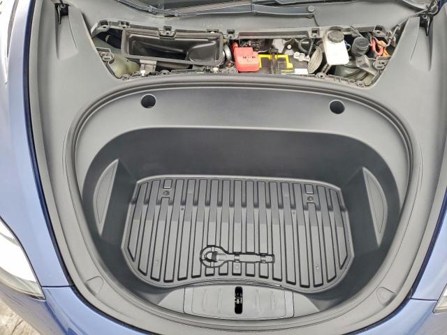 Tesla Model 3 Image 6