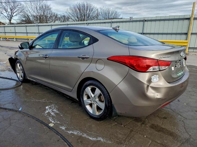 Hyundai ELANTRA Gls Image 2