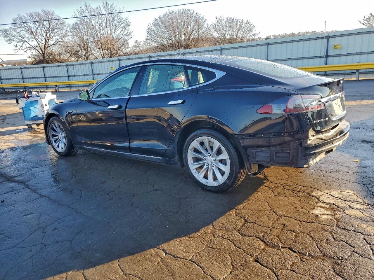 Tesla Model S Image 2