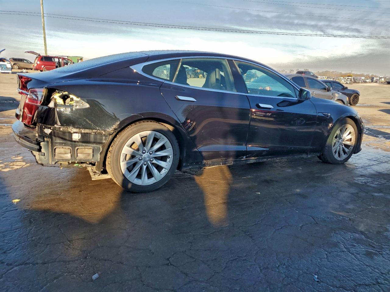 Tesla Model S Image 4